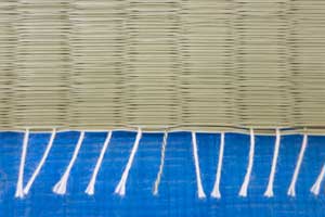経糸は一目に対し、綿糸2本使用しています。